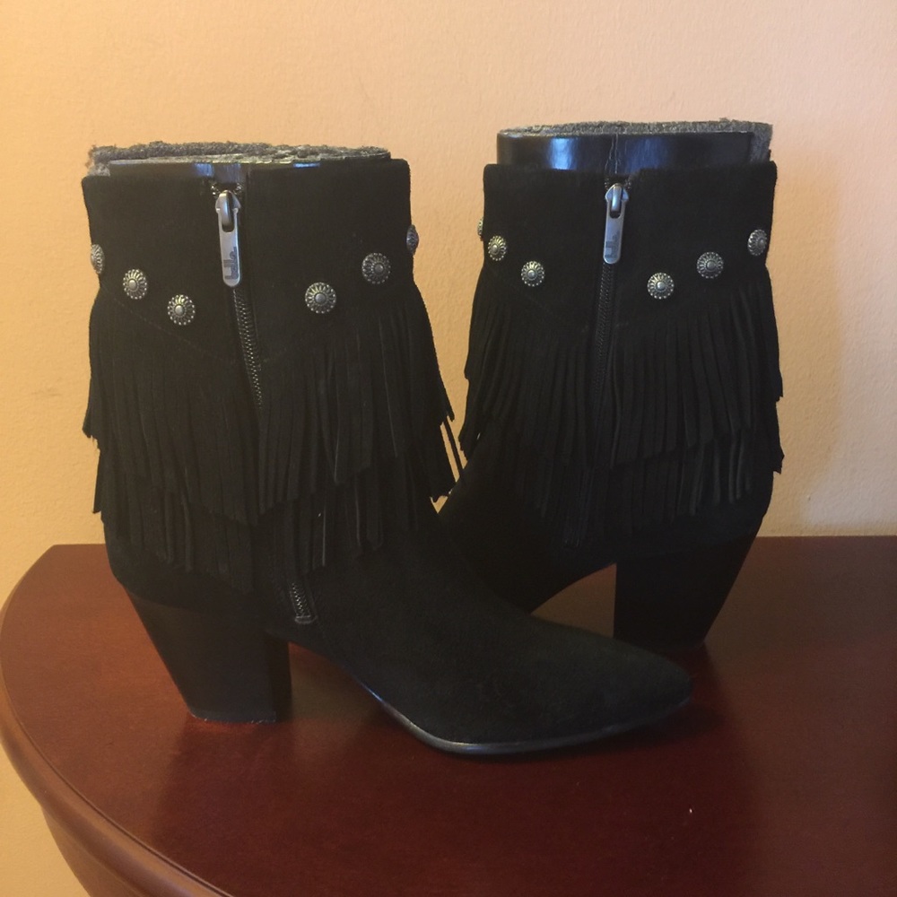 🌺Final Price w/$4.99 Shipping🌺Belle Yardley Studded Fringe Booties - Picture 3 of 8